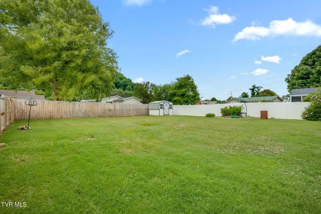 1018 Broad Street, Elizabethton, TN 37643
