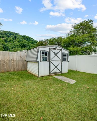 1018 Broad Street, Elizabethton, TN 37643
