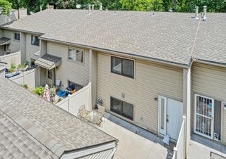 5557 E Oberlin Cir, Fridley, MN 55432