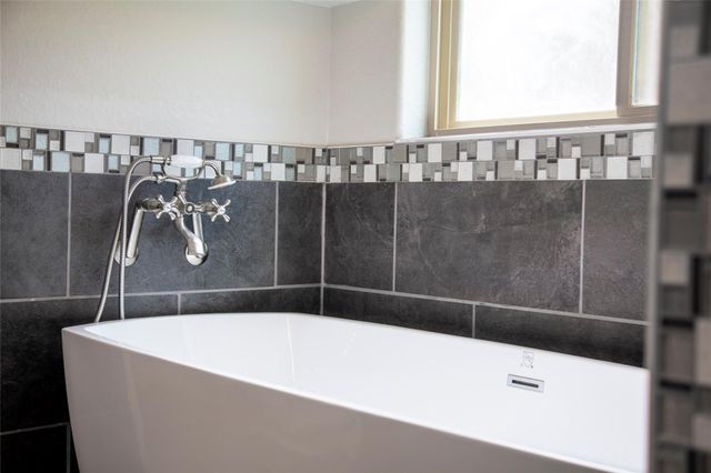 811 Overbrook Drive, Huntsville, TX 77340