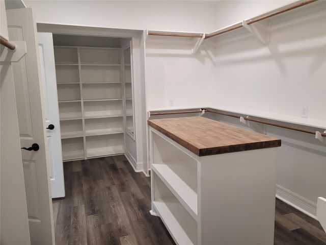 811 Overbrook Drive, Huntsville, TX 77340