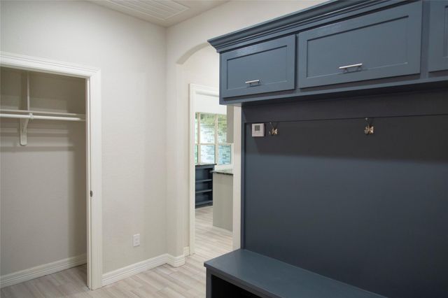 811 Overbrook Drive, Huntsville, TX 77340