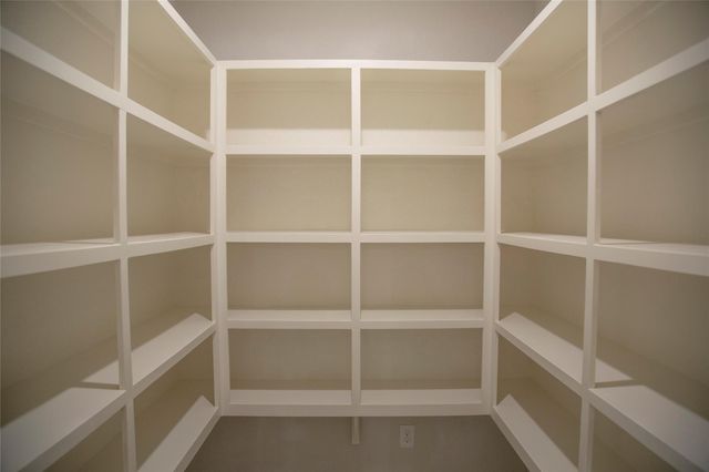 811 Overbrook Drive, Huntsville, TX 77340