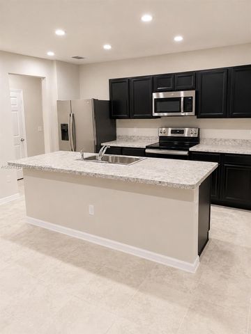 3327 Columbia Square Way, Fort Pierce, FL 34982