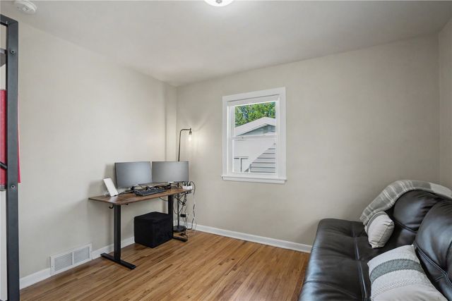 1626 Hollywood Blvd NE, Cedar Rapids, IA 52402