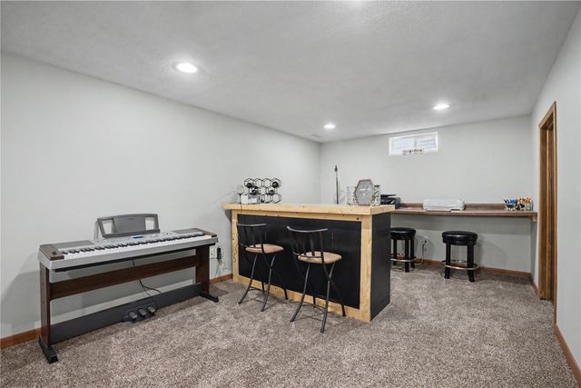 1626 Hollywood Blvd NE, Cedar Rapids, IA 52402