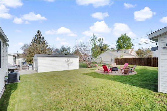 1626 Hollywood Blvd NE, Cedar Rapids, IA 52402