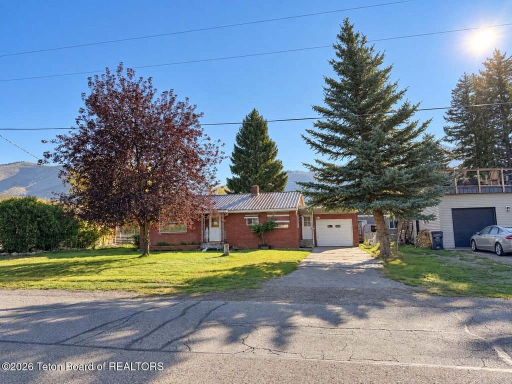 583 ADAMS Street, Afton, WY 83110 photo 2