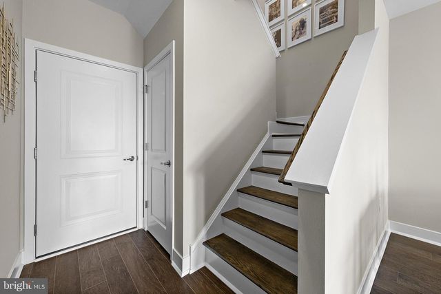 156 LEONA STEWART, Pennington, NJ 08534