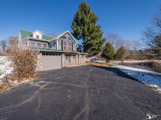 123 S Freer Road, Chelsea, MI 48118