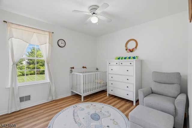 14 Zeller Dr, Franklin Twp., NJ 08873