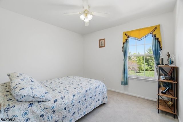 14 Zeller Dr, Franklin Twp., NJ 08873