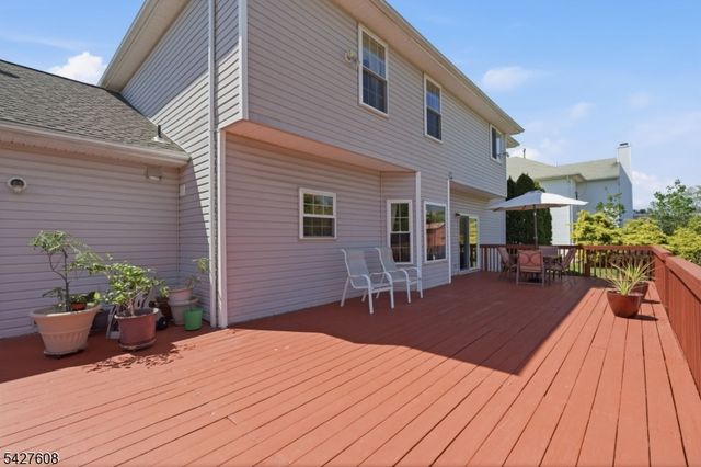 14 Zeller Dr, Franklin Twp., NJ 08873