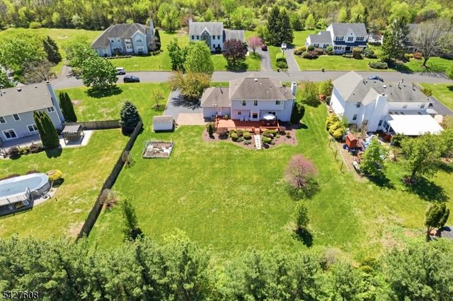 14 Zeller Dr, Franklin Twp., NJ 08873