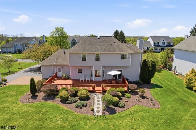 14 Zeller Dr, Franklin Twp., NJ 08873