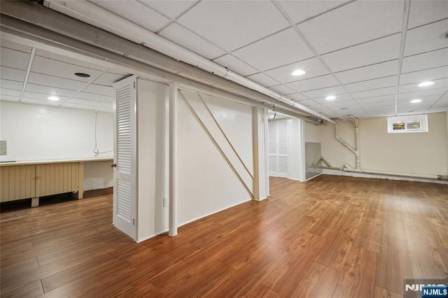 9-14 6th Street, Fair Lawn, NJ 07410