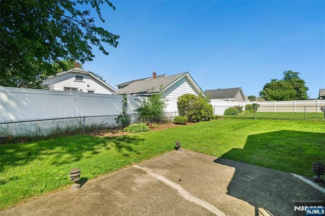9-14 6th Street, Fair Lawn, NJ 07410