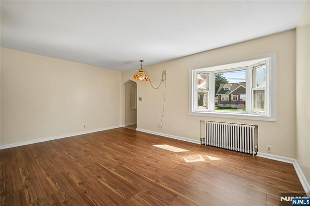 9-14 6th Street, Fair Lawn, NJ 07410