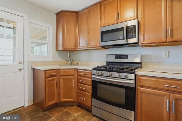 33 BLADEN RD, Baltimore, MD 21221