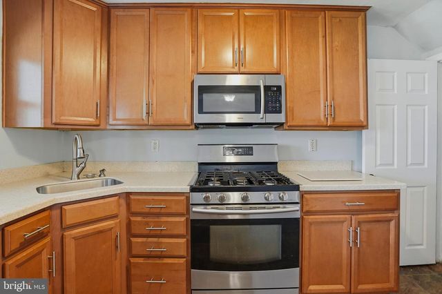 33 BLADEN RD, Baltimore, MD 21221