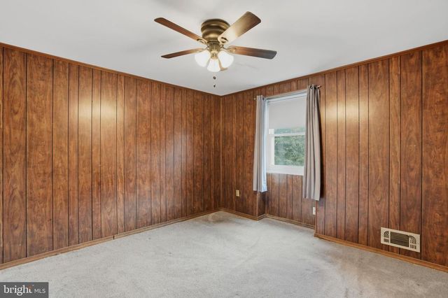 33 BLADEN RD, Baltimore, MD 21221
