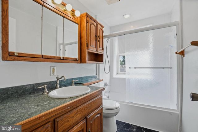 33 BLADEN RD, Baltimore, MD 21221