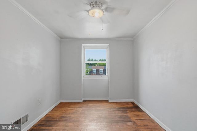 33 BLADEN RD, Baltimore, MD 21221