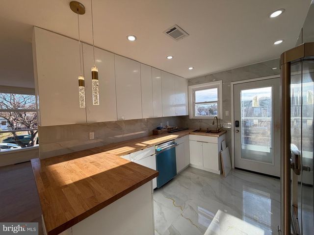 8540 CASTOR AVE, Philadelphia, PA 19152