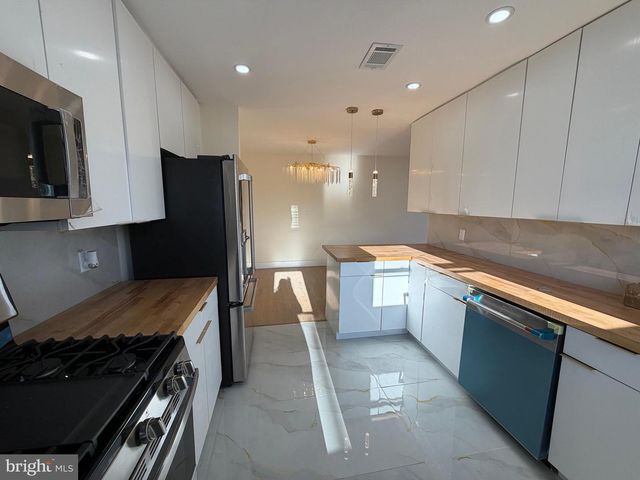 8540 CASTOR AVE, Philadelphia, PA 19152