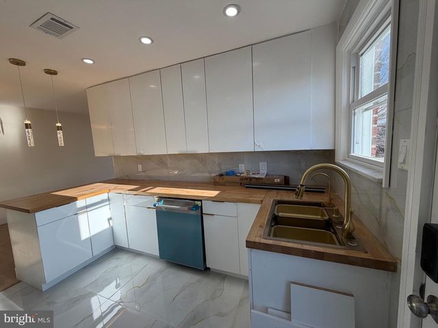 8540 CASTOR AVE, Philadelphia, PA 19152