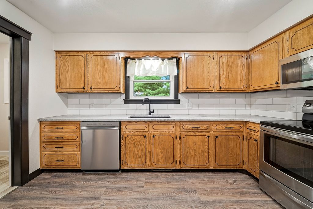 Image 13 of property listing at 7699 140th Street, Chippewa Falls, WI 54729