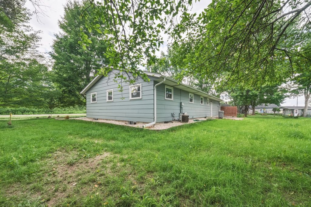 Image 5 of property listing at 7699 140th Street, Chippewa Falls, WI 54729
