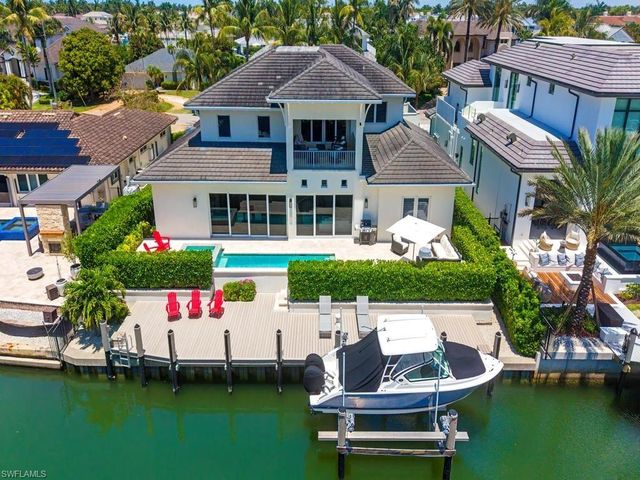 628 21st AVE S, Naples, FL 34102