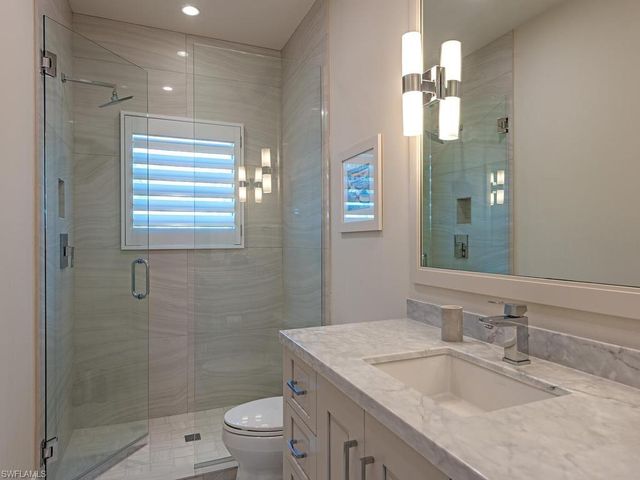 628 21st AVE S, Naples, FL 34102