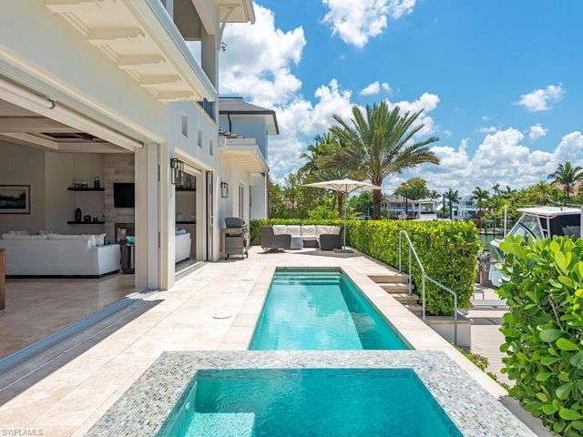 628 21st AVE S, Naples, FL 34102