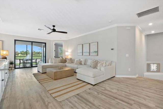 5836 WAKE FOREST RUN 102, Bradenton, FL 34211