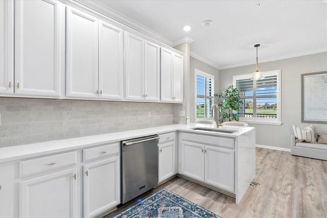 5836 WAKE FOREST RUN 102, Bradenton, FL 34211