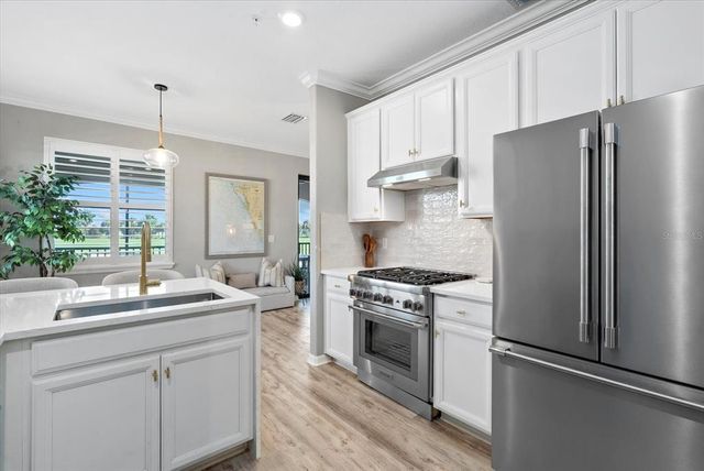 5836 WAKE FOREST RUN 102, Bradenton, FL 34211