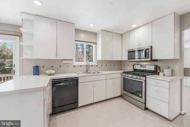 11433 BEECHGROVE LN, Potomac, MD 20854