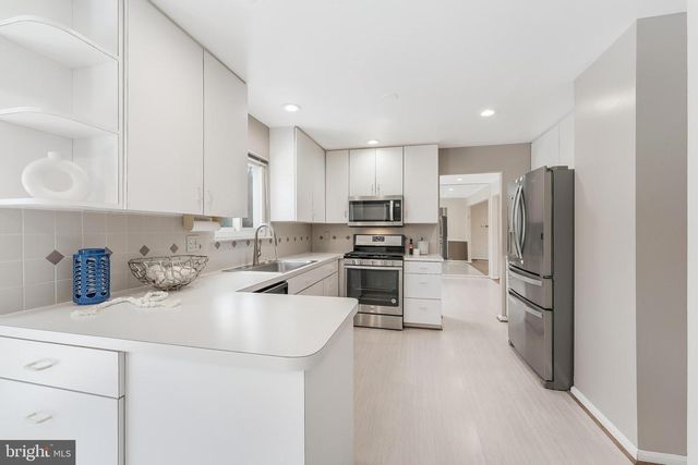 11433 BEECHGROVE LN, Potomac, MD 20854