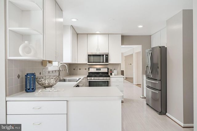 11433 BEECHGROVE LN, Potomac, MD 20854