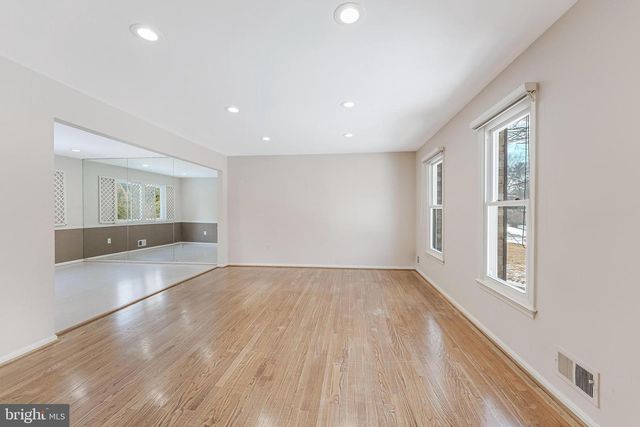 11433 BEECHGROVE LN, Potomac, MD 20854