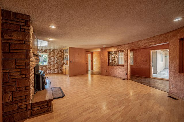 10 Donna Way, Central Point, OR 97502