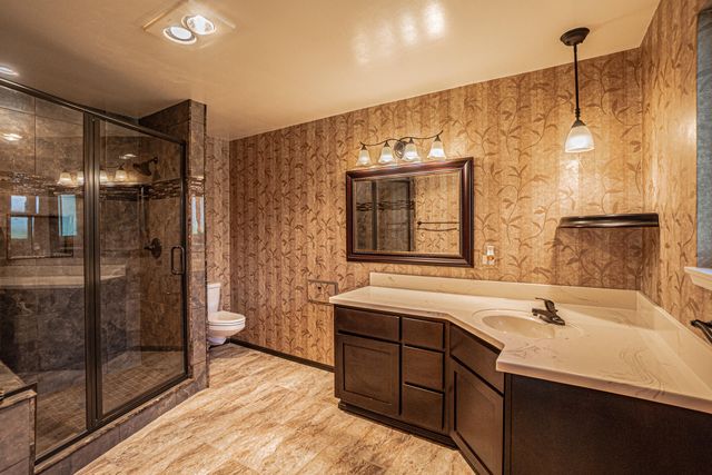 10 Donna Way, Central Point, OR 97502