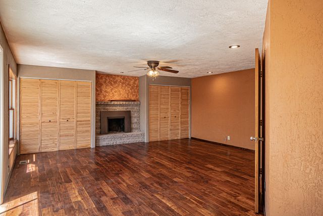 10 Donna Way, Central Point, OR 97502