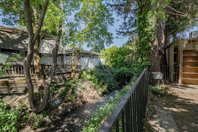 10 Donna Way, Central Point, OR 97502