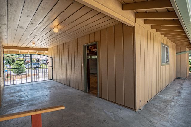 10 Donna Way, Central Point, OR 97502