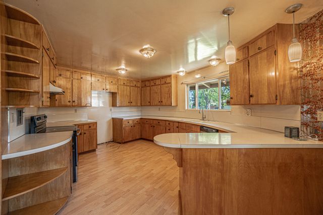 10 Donna Way, Central Point, OR 97502