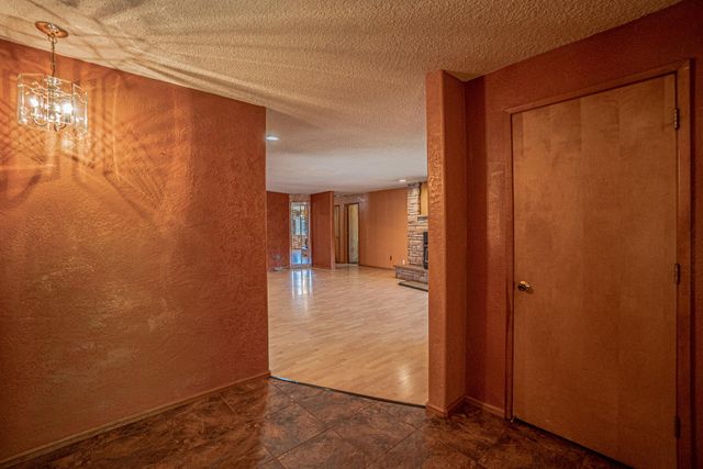 10 Donna Way, Central Point, OR 97502