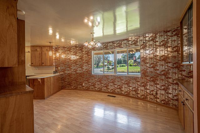 10 Donna Way, Central Point, OR 97502